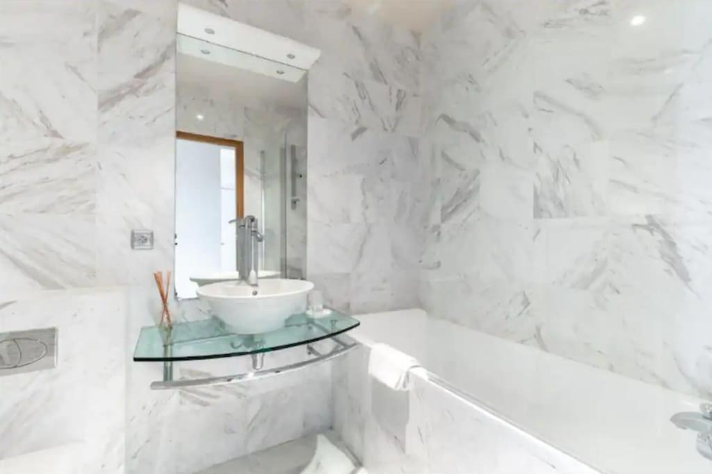 Avenue Montaigne Luxury Apartment 2Br 4P 파리 외부 사진